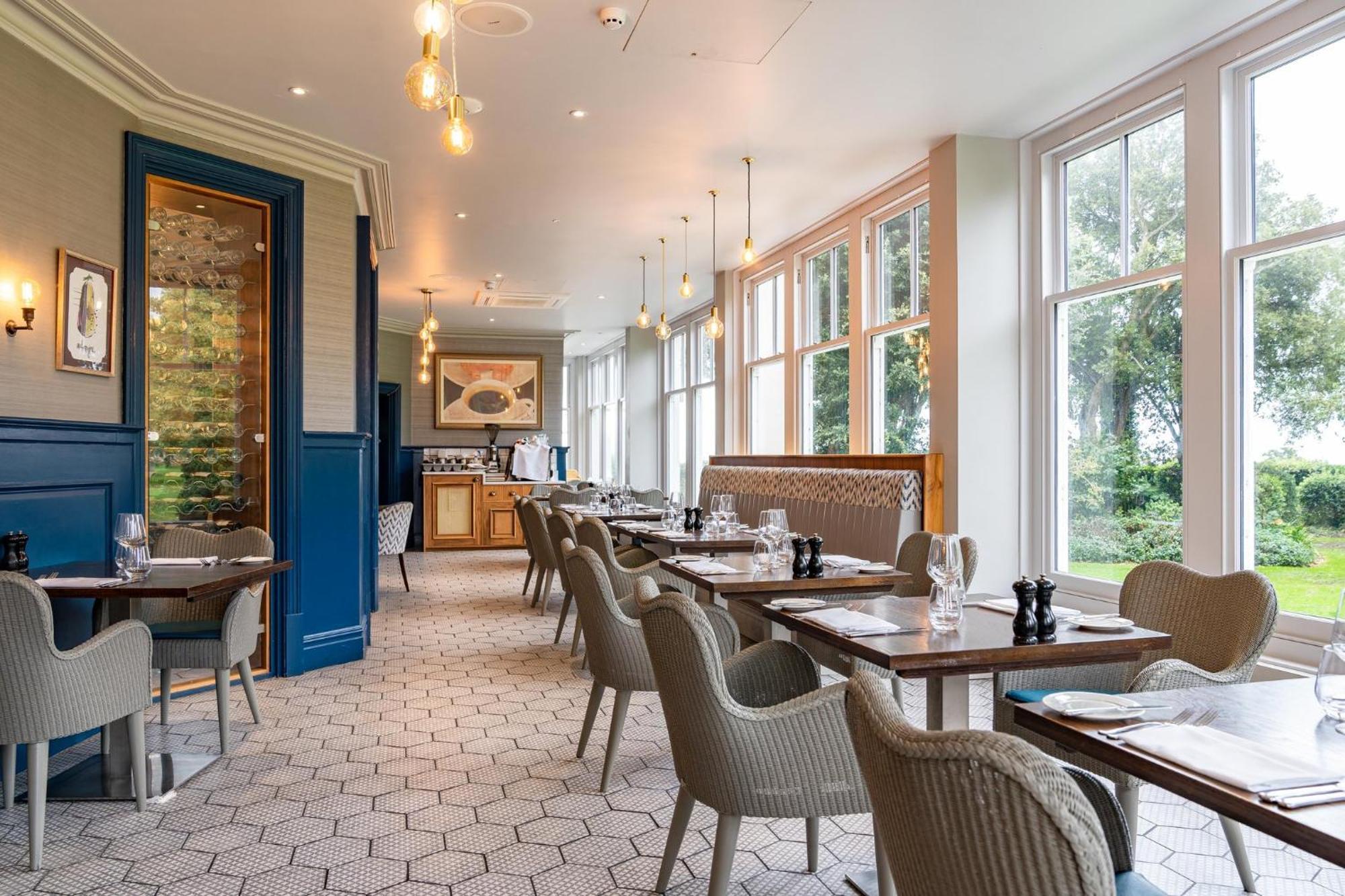 ホテル Voco The Clifton Folkestone By Ihg エクステリア 写真
