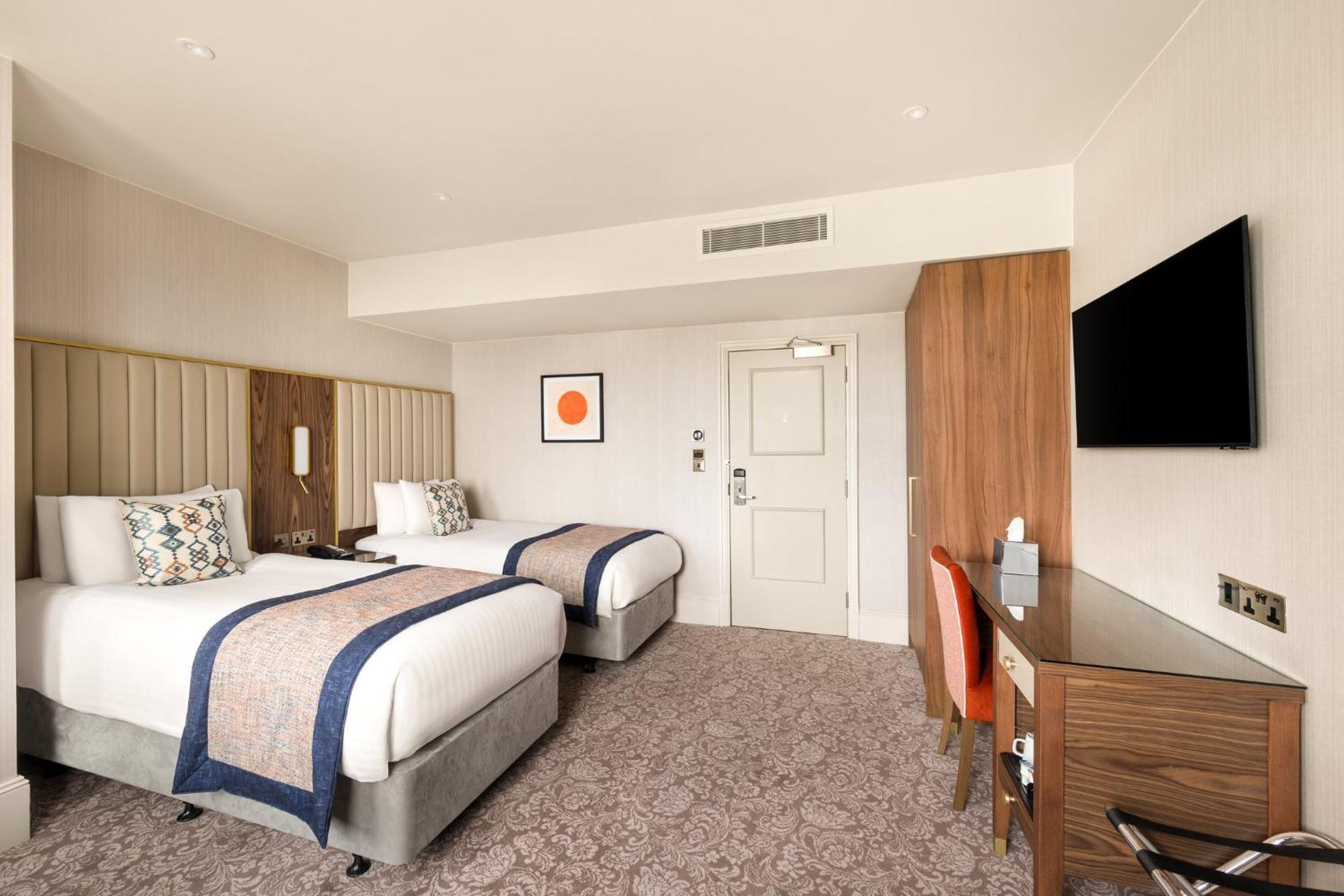 ホテル Voco The Clifton Folkestone By Ihg エクステリア 写真